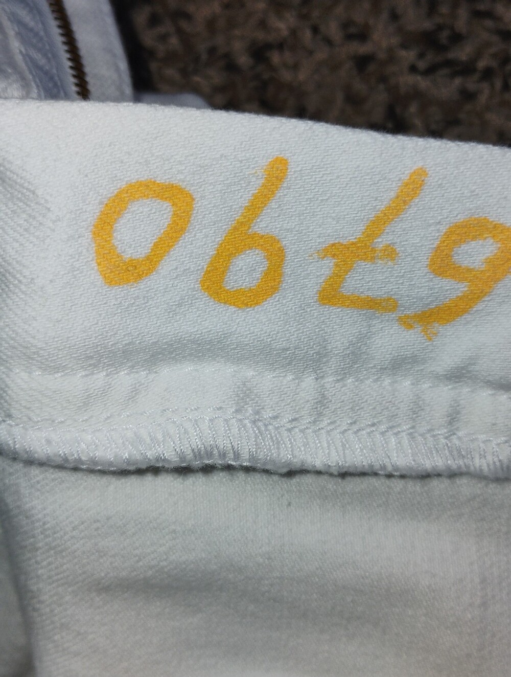 New PISTOLA Rare Dept Store Sample White Distressed Straight Leg Jeans Size 4 - Picture 9 of 12